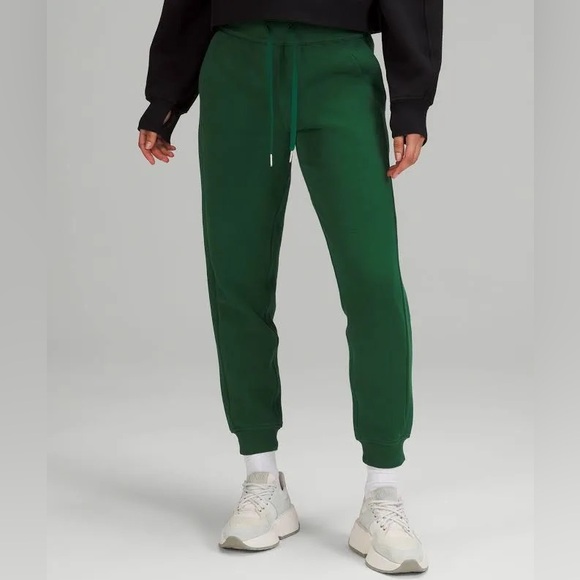 Lululemon Scuba Jogger - Picture 2 of 8